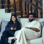 Malak Abu Zaid Instagram - - انتهت قصة رنا في مسلسل #منت_رايق 🥹 شكرا لكم جميعاً من القلب لكل كاست العمل ، عشت معاكم احلى الكواليس بهذا العمل الممتع والخفيف وايد عالقلب ، كل الحب والشكر لمخرجتنا استاذه نهله @nahlaalfahad مشكوره على طاقتج الايجابيه ولانج كنتي دايما حريصه على نفسية الممثل وتهيئة الاجواء للمثليين باللوكيشن واشكر مؤلفتنا المبدعه @monaalnoofli على هالقصه الحلوه ورسمج لشخصية رنا الي وايد كانت قريبه مني وشكرا للمنتج الراقي الاستاذ يوسف الغيث @yousifalghaith على انتاج هذا العمل المميز واكييييد لازم اشكر اختي ميوش @shaymaa_sulaiman الي كانت صج تعطينا من روحها الحلوه وتشجيعج لي ورا كل مشهد يااطيب اخت بالدنيا وخالتي شيوخ @mays.gumir اجمل خاله بالدنيا شكرا لانج كنتي السبب الرئيسي لرسم الضحكه بكل مشهد يااكثر وحده تساعدني بتنفيذ خططي🫣 شمردل عاد ( شمشون ) @abdulaziz.k.alnassar شكرا على خفة دمك ولانك بالصج كلش مو شمردلاوي 😂 ، وايد احب طاقتك وقطاتك علي عمي عادل @shehab_hajjeya هذي مو اول مره نشتغل مع بعض وبكل عمل نشتغل فيه مع بعض اتعلم منك اكثر واكثر ، وايد احبك واحب الشغل معاك وليد @moe.kaz سوري على المقلب 🫣 ، وشكرا لانك كنت صديق لي واكثر واحد تشجعني ، الله يعلم شكثر اعزك وشكثر احب الشغل معاك 🫶🏻 ماانسى بوسعيد الي كله يصيدني وانا اسوي حركات غريبه ويصورني شكرا لك على لقطاتك الحلوه 🫶🏻 @azizalkhudhair واشكر باجي الممثلين الي ماالتقيت معاهم بمشاهد المسلسل ولكن انتوا ابدعتوا وشكرا على جهودكم 🫶🏻