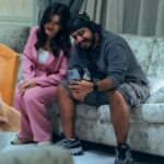 Malak Abu Zaid Instagram - - انتهت قصة رنا في مسلسل #منت_رايق 🥹 شكرا لكم جميعاً من القلب لكل كاست العمل ، عشت معاكم احلى الكواليس بهذا العمل الممتع والخفيف وايد عالقلب ، كل الحب والشكر لمخرجتنا استاذه نهله @nahlaalfahad مشكوره على طاقتج الايجابيه ولانج كنتي دايما حريصه على نفسية الممثل وتهيئة الاجواء للمثليين باللوكيشن واشكر مؤلفتنا المبدعه @monaalnoofli على هالقصه الحلوه ورسمج لشخصية رنا الي وايد كانت قريبه مني وشكرا للمنتج الراقي الاستاذ يوسف الغيث @yousifalghaith على انتاج هذا العمل المميز واكييييد لازم اشكر اختي ميوش @shaymaa_sulaiman الي كانت صج تعطينا من روحها الحلوه وتشجيعج لي ورا كل مشهد يااطيب اخت بالدنيا وخالتي شيوخ @mays.gumir اجمل خاله بالدنيا شكرا لانج كنتي السبب الرئيسي لرسم الضحكه بكل مشهد يااكثر وحده تساعدني بتنفيذ خططي🫣 شمردل عاد ( شمشون ) @abdulaziz.k.alnassar شكرا على خفة دمك ولانك بالصج كلش مو شمردلاوي 😂 ، وايد احب طاقتك وقطاتك علي عمي عادل @shehab_hajjeya هذي مو اول مره نشتغل مع بعض وبكل عمل نشتغل فيه مع بعض اتعلم منك اكثر واكثر ، وايد احبك واحب الشغل معاك وليد @moe.kaz سوري على المقلب 🫣 ، وشكرا لانك كنت صديق لي واكثر واحد تشجعني ، الله يعلم شكثر اعزك وشكثر احب الشغل معاك 🫶🏻 ماانسى بوسعيد الي كله يصيدني وانا اسوي حركات غريبه ويصورني شكرا لك على لقطاتك الحلوه 🫶🏻 @azizalkhudhair واشكر باجي الممثلين الي ماالتقيت معاهم بمشاهد المسلسل ولكن انتوا ابدعتوا وشكرا على جهودكم 🫶🏻