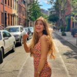 Malak Koura Instagram - 😂 الحرارة هنا ٤٠ شكلى جبت جو مصر معايا