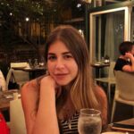 Malak Koura Instagram - I ♥️ burgers! 🍔 what’s your favorite food?