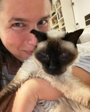 Malena Guinzburg Instagram - Díganle FELICES 21 AÑOS A CHAVELA!!!
Acá un pequeño carrete con sus fotos.
Por lo menos de los últimos años. Hay más pero en papel, es una señora grande.
La primera foto de ahora. Así, viejita, hermosa.
❤️❤️❤️❤️❤️❤️