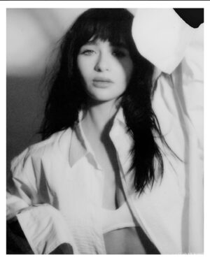 Malina Weissman Instagram - By the amazing @emilysoto ✨🩷 Styling: @heathermary.jackson  Makeup: @misha212 
Hair: @jacobrozenberg 
Set Design: @abigailmccreary