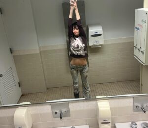 Malina Weissman Instagram - #selfies 🤳
