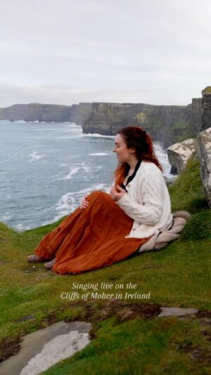 Malinda Kathleen Reese Instagram - Singing in the elements is such a beautiful feeling ✨ #dulaman #folk #irish #ireland #cliffsofmoher #singer #siren #live #cottagecore 

Filmed by @brian.ok