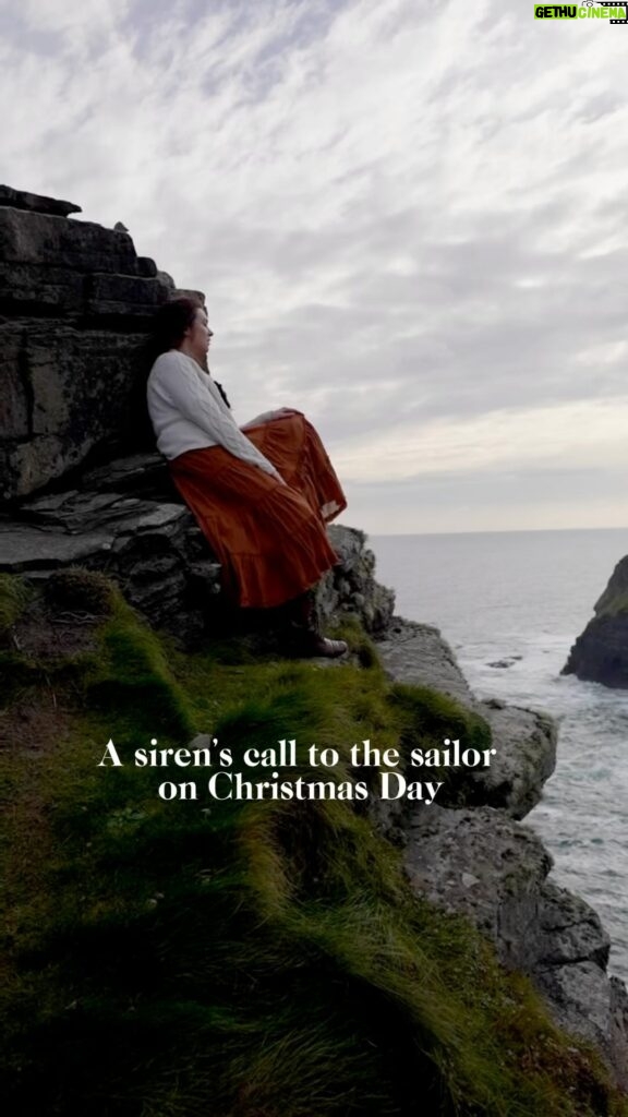 Malinda Kathleen Reese Instagram - From Sting’s Christmas album. It’s suuuch a cool arrangement. #christmas #siren #sailor #reverb #singer #ireland #irish #cliffsofmoher #cottagecore Filmed by @brian.ok