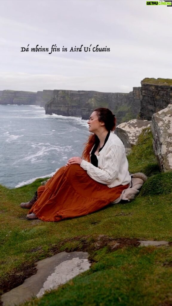 Malinda Kathleen Reese Instagram - I wildly screwed up two words in the verse, my apologies🫢. She’s still learning 💙. Filmed live on the Cliffs of Moher in Ireland. #irishmusician #cliffside #calm #trad #cover #independentartist