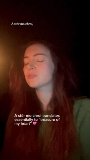 Malinda Kathleen Reese Instagram - I encourage you to look up the tradition of the American Wake.  Thank you to the work of Joe Heaney and those who preserve it for helping me learn about this song ❤️ #singer #folk #ballad #irish #ireland #grief #history