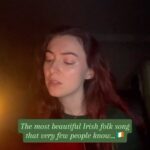 Malinda Kathleen Reese Instagram – I’m so in love with this song. 💚🇮🇪☘️ #folk #irish #ireland #countyclare #siren #singer #candlelight #reverb #cottagecore #lovesong #stpatricksday #stpaddysday
