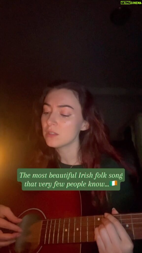 Malinda Kathleen Reese Instagram - I’m so in love with this song. 💚🇮🇪☘️ #folk #irish #ireland #countyclare #siren #singer #candlelight #reverb #cottagecore #lovesong #stpatricksday #stpaddysday