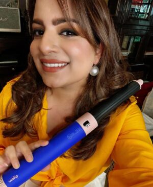 Mallika Dua Instagram - Scyauz me what is this magic? I just became my own salon thanks to the Dyson Airwrap and its insane attachments. @dyson_india 

Curls, waves, straight blowout, inward, outward, I can do it all by myself at home!

#DysonIndia#DysonHair#DysonAirwrap#gifted