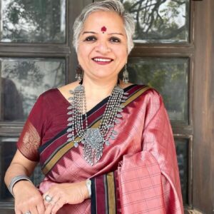 Mallika Dua Instagram - @chinnadua Miss you mummie. Your voice, your chappal sound, your smol hands, your goodness, your chaos, your uncomplicated, giant heart and soul. Selfishly, What I miss most is who I was when I shared a world with you. Thank you for being here and beyond. Mother’s Day week pe aapke fave Insta pe toh post banta hai 🤗💛. Love, your kids Miku, Bakooli, Nikhil, Johnny and Fateh.