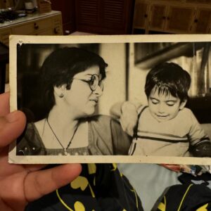 Mallika Dua Instagram - @chinnadua Miss you mummie. Your voice, your chappal sound, your smol hands, your goodness, your chaos, your uncomplicated, giant heart and soul. Selfishly, What I miss most is who I was when I shared a world with you. Thank you for being here and beyond. Mother’s Day week pe aapke fave Insta pe toh post banta hai 🤗💛. Love, your kids Miku, Bakooli, Nikhil, Johnny and Fateh.