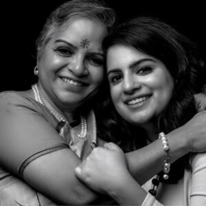 Mallika Dua Instagram - @chinnadua Miss you mummie. Your voice, your chappal sound, your smol hands, your goodness, your chaos, your uncomplicated, giant heart and soul. Selfishly, What I miss most is who I was when I shared a world with you. Thank you for being here and beyond. Mother’s Day week pe aapke fave Insta pe toh post banta hai 🤗💛. Love, your kids Miku, Bakooli, Nikhil, Johnny and Fateh.