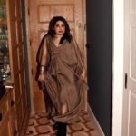Mallika Dua Instagram - 🟫🫧Drink and dance🫧🟫