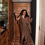 Mallika Dua Instagram - 🟫🫧Drink and dance🫧🟫