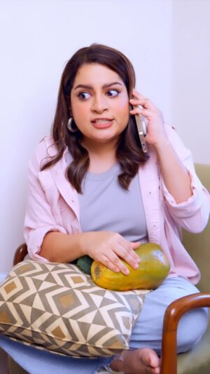 Mallika Dua Instagram - I URGE you to name your fast friend who is late lateef number one 👀 🕰️ I’ll go first: @mallikadua 

Saloni ka zyada ho gaya tha so I made a new fast friend. BBNOW from @bigbasketcom is insanely fast , like #WantNowGetNow fast so now I just order things for mazze just to watch them beat their own speed record each time. 
If anyone needs papaya lmk I have 20 pieces lying around. #bigbasketnow #AD