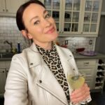 Mamrie Hart Instagram - I have 99 problems but a recipe ain’t one. Because I just finished my 99th recipe. However, one of my problems might be this millennial ass caption. 🍝 perfect night out to celebrate with @jaclynrjohnson Aka my 🪨….. y’all, let’s get the emoji rock some circulation.