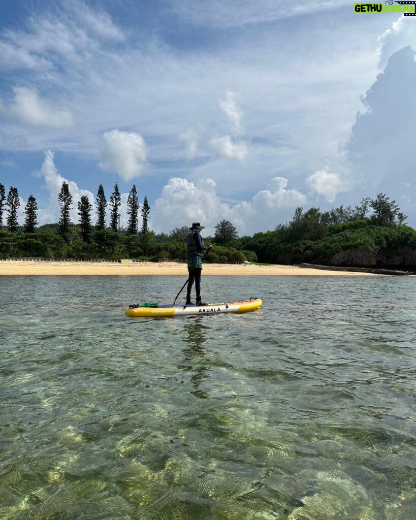 Manami Higa Instagram - 楽園☀️🛶🏊🏝️💕 #今年初でラストの海遊び