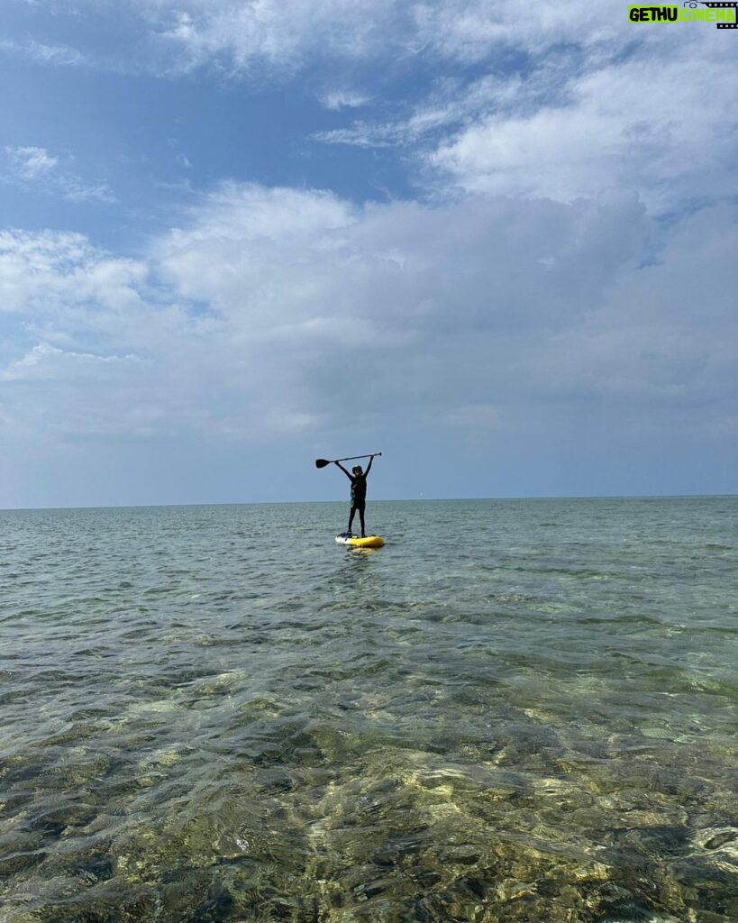Manami Higa Instagram - 楽園☀️🛶🏊🏝️💕 #今年初でラストの海遊び