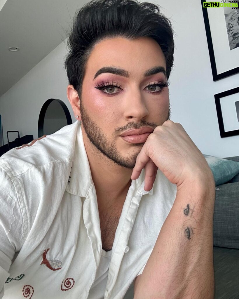 Manny MUA Instagram - bene-daddy 🩷 I am SO beyond proud to have been a benefit brow coach this year! I am truly amazed by the incredible talent in the top 24 and not only by their talent… but who they are as people! Such kind strong individuals with so much drive and passion! Thank you to team manny for being a DREAM to work with, i cannot wait to see where life takes you and know that I am here for you every step of the way! @bysssarah @wesleybenjamincarter @almariverabeauty @nessathinkz @somuchsimone @krystelpatino @sandijarquin @liv.reese you 8 are INCREDIBLE and i love you all! And huge congrats to @serenttaaa for winning!!!!! You slayed babe!!! - Thank you to @mikaylajmakeup and @patrickstarrr for being amazing co coaches and continuously pushing me to be the best coach I could be. Y’all…. we ate that UP 🥹❤️ - And of course thank you @benefitcosmetics for being such an incredible and inclusive brand who truly believes makeup is for everyone and anyone! I love you and the entire team and thank you for having me back for a second year in a row as a coach! It was an honor ❤️