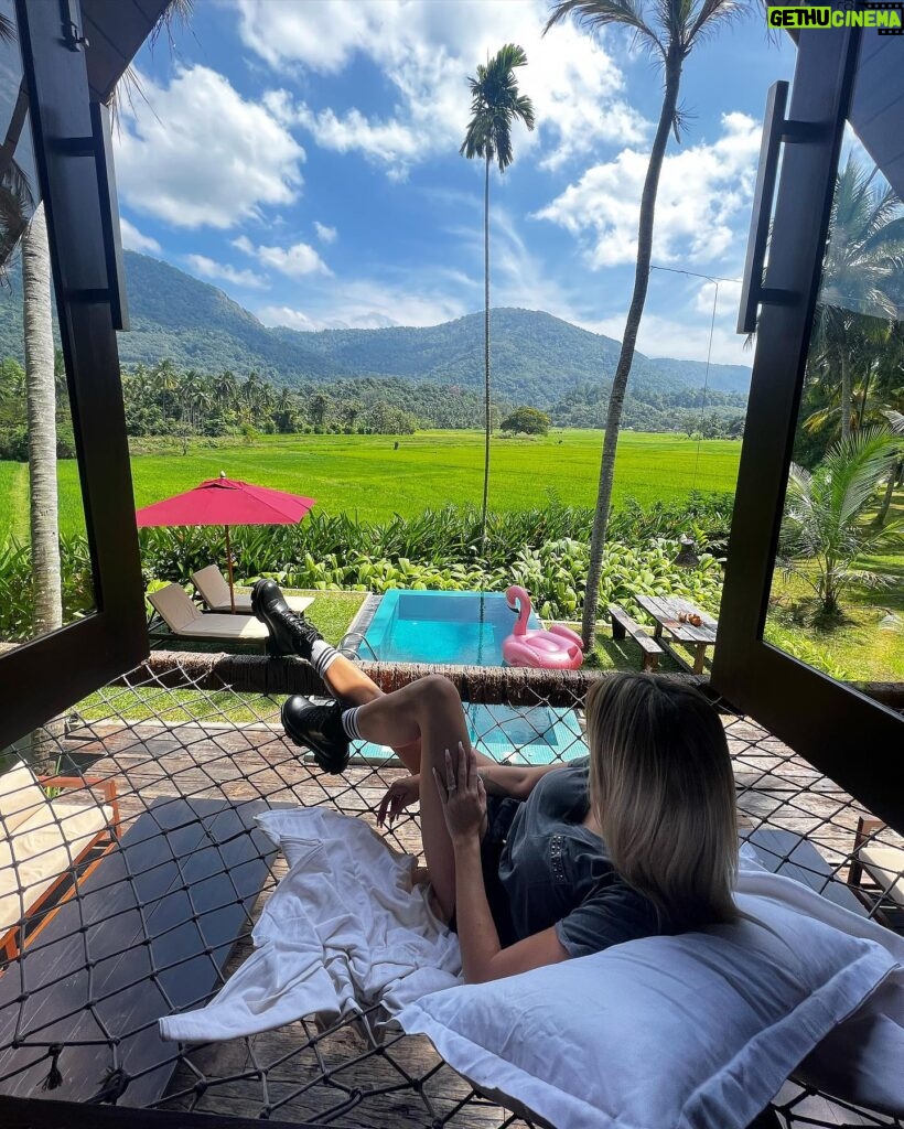 Manon Tanti Instagram - Je suis émerveillée de ce premier réveil au Sri Lanka 🇱🇰 AMAZING PLACE @coconut_escapes