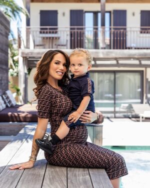 Manon Tanti Instagram - L’amour inconditionnel ❤️❤️ je suis fière de toi mon grand bébé 🥰 tu es tellement gentil et adorable comme petit garçon 😍 tu seras un grand frère attentionné et plein d’amour j’en suis certaine ❤️❤️ ta maman qui T’AIME ❤️❤️ @tiagotanti @childsplayclothing @mandyg.photographer