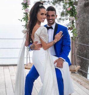 Manon Tanti Instagram - Je t’aime @julientantiplein ( photo by : @libre_comme_l_art ) ( combinaison @fredericalzra ) et ce magnifique day1 grâce à @lifesevents @sandieparadis )