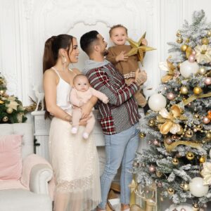 Manon Tanti Instagram - Premier noel à quatre 🥰🎄❤️ on vous souhaite un merveilleux réveillon à tous ❤️