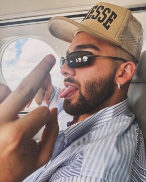 Manuel Turizo Instagram - Por Bahamas yendo a los lugares pa donde tú sales reina