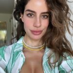 Manuela González Instagram - Un domingo muy feliz! Qué creen ustedes que pasó el la última foto? ♥️🌴🌺🌊🎬 #Barú #colombia