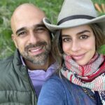 Manuela González Instagram - Respirar. Llenar de paisaje los ojos y el corazón. Caminar, explorar, sembrar, cocinar… ESTAR JUNTOS. Momentos en familia que guardaremos para siempre! Te amo Monita, gracias a ti y a Juan por abrirnos las puertas de su hogar y hacernos sentir como en casa. Que rico pasamos!! ♥️🍃🌿🌳 @marianagonzalezdaza @juan_braun_photos