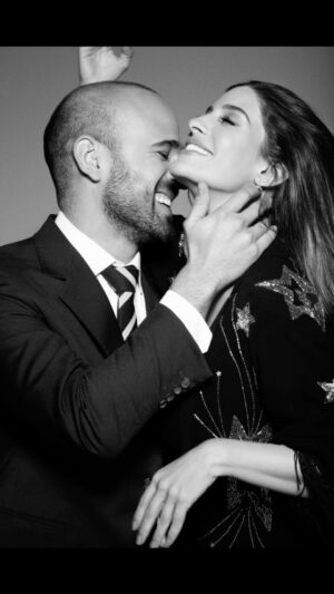 Manuela González Instagram - Ya casi celebramos 13 años de un amor de verdad ♥️
TE AMO Andrés, te escojo y te celebro cada día! Imposible no emocionarme con nuestro camino tan lindo y de tantísimos aprendizajes. Hoy te quiero dedicar esta belleza de canción de nuestro adorado @santicruz que seguirá haciendo parte profunda de la banda sonora de nuestra historia! 

FELIZ DÍA DEL AMOR Y LA AMISTAD ♥️

@andresvascomont