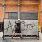 Manuela González Instagram - Cuando elegimos los materiales para nuestra cocina de @adecococol , teníamos claro que buscábamos no solamente calidad y diseño, si no también materiales que dejaran la menor huella posible en el medio ambiente. Por eso elegimos DEKTON. Un material INCREÍBLE que no solo aguanta TODO sino que además es un referente en sostenibilidad, siendo la única superficie arquitectónica mineral híbrida y la única NEUTRA EN CARBONO en su categoría. Gracias @catemar_co por ser los mejores! Y por hacer parte de este sueño ♥️🌴 #dektonbycosentido @cosentinolatam