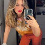 Manuela González Instagram - Come closer💋 Día de latonería, pintura y percha!