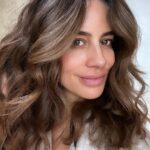 Manuela González Instagram - Aprendiendo a amar estos cambios! ♥️ Yo siempre he dicho que mis ojos son color burro al trote (🫏🍃🌱🍂🍁), pero últimamente me he percatado que cada uno de mis ojos tiene un color diferente! 😵‍💫 lo notan?