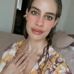 Manuela González Instagram - Foto aquí y foto allá… desde el #NiditoSamario 🌺