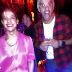 Manuela González Instagram - La noche de anoche, celebrando a las personas que día a día lo entregan todo y más, por sacar adelante los sueños del entretenimiento! Y celebrando además a nuestro hermoso @rodrigo_candamil quien Justo cumplió años! Y a eso súmele la buena vibra, la buena música, la luna llena, el celador en bici, el desmayado… @rodrigo_candamil @eltuto8 WHAT A NIGHT!!! Los quiero mucho!!!♥️ 📷 @eltuto8 👌🏻⚡️