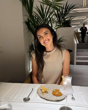 Mapi León Instagram - Feliz vida a esta maravillosa persona 🩷