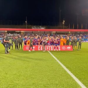 Mapi León Instagram - Ayer 💙❤️ fue muy divertido y me lo pasé muy bien. Gracias mi gente 🥰
Vídeo versión larga y… 
Sigue hasta el final para ver la evolución de mi bandera 🚩jiji 😁