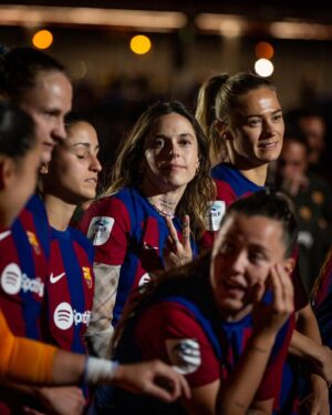 Mapi León Instagram - Ayer 💙❤️ fue muy divertido y me lo pasé muy bien. Gracias mi gente 🥰
Vídeo versión larga y… 
Sigue hasta el final para ver la evolución de mi bandera 🚩jiji 😁