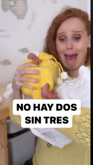 María Castro Instagram - Pues esto ya casi estaría porque en menos de dos meses reinará en casa el caos… ese que realmente aún no ha terminado de irse.

Lo de abrir las cajitas con la ropita antigua de mis hijas y recordar el pasado, mientras imagino el futuro, me hace especial ilusión …

Lavarla toda y plancharla será otro cantar, pero “revisarla” siempre me ha parecido un momento mágico...y de eso va el crear vida ¿no?, ¡¡¡de las más pura magia!!!!

Lo que ya no quiero cambiar es el momento baño con @ricitosdeoro_esp , que son productos hipoalergénicos, hechos a base de ingredientes naturales, testados dermatológicamente e ideales para la piel de un bebé!!

Si ya se divierten ahora las dos, ¿¿cómo será eso de meter a las tres en la bañera????

Muero de ganas por descubrirlo de primera mano.
 
#elmomentodeoro #publi