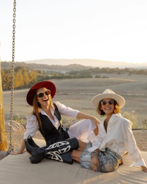 María Elisa Camargo Instagram - When the beauty of your surroundings matches that of the people involved. What a nice community, so open and kind! Thank you @magssosa for having me as your partner in crime... Happy birthday, bellezas! @stevenneman @jordanneman 🎂 EPIC day. For the 📚. Special thanks al más chingón @shotbykvng for capturing the memories with such elegance and accuracy 💫Y mi vestido @adrianafernandezpretaporter #CountrysideCouture