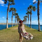 María Elisa Camargo Instagram - El perfecto cierre de un año que fue un reto para mí, para mi ego, mi auto-concepto. Qué tanta importancia le doy a encajar en un sistema que te obliga a trabajar y producir para obtener valor, y qué tanto recordar que somos seres espirituales y la importancia de jugar. WOW, qué expertos en jugar son mis amores de @maxacamp . Mind blown. The best experience to receive 2024 the WORLD had to offer, was this. Hands down. So much attention to detail, so much magic and generosity. Mexas know how to spoil ❤️ and they do it with a smile and a silly joke, every time. México tiene un chunk gigante de mi corazón. Siempre me pone las cosas en perspectiva. Y en este caso me queda claro que mi única misión en este mundo es dar AMOR, aceptar, tolerar, ESCUCHAR, darle un lugar a todos. Porque alguien tan privilegiado como yo, no tiene derecho a generar negatividad de ningún tipo. No tengo los traumas ni los demonios para respaldarlo. Así que sólo esperen amor y una sonrisa de esas amplias que ofrece mi cara, en el 2024. Gracias @craniareclaim por ofrecer básicamente un BURN en la playa. Best of every world! Y por supuesto al siempre PERFECTO y sensual @hotelelganzo por consentirnos y tratarnos divino. LOVE YOU. I’m hearing a lot about “our best version” this year, let’s walk like we talk. Ámonossss, que este año la ROMPEMOS! :: My perfect breezy tropical outfit by fave @carolinakuniverse - Mare One Piece Nico Robe (nailing it every time- so thankful for you and what you do for the artisan community 🫶). Mi fotógrafa, partner de NYE y content creator: @magssosa 👯‍♀️ #candid