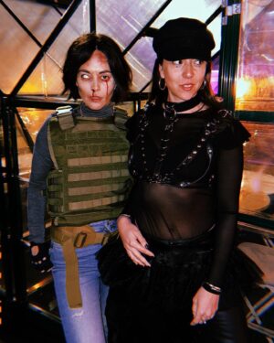 María Elisa Camargo Instagram - Zombie Sin Nombre takes NYC! 🧟EPIC days cosplaying Valeria- like a dream within a dream 💥 Did some weird content- lemme know if you’re interested 🎃 Feliz día de Muertos, chiquitos!!!! 🌸💀🌸 #callofduty #zombievaleria