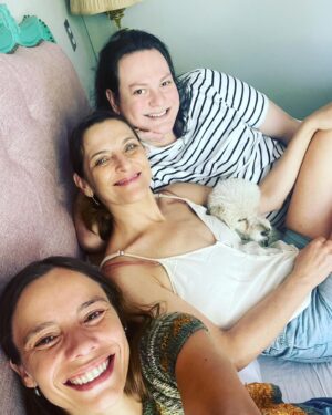 María Gracia Omegna Instagram - Con las reinas. @dani.vega.h @antoniazegers