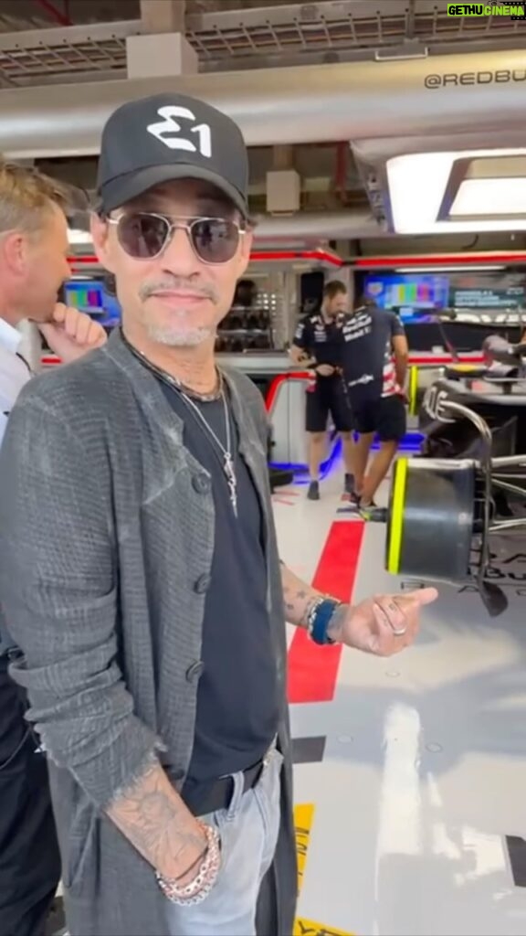 Marc Anthony Instagram - #F1 weekend has begun 🏎️ Esto Sigueee!