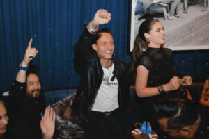 Marc Anthony Instagram - Mi gente! Mucho por compartirles y seguimos celebrando #MUEVENSE