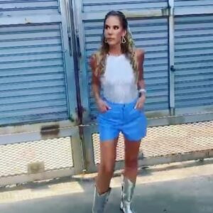 Marcela Baños Instagram - la felicidad 🇦🇷

@trampsindumentaria 

@mefertimoda 
@pranazapatos 
@rickiprensa 

 Peino @diegomonetta 🫶🏻
Make up @myrublajha 🫶🏻
Accesorios @xt.tienda 🫶🏻@chocha_pulseras 🫶🏻