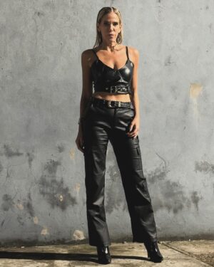 Marcela Baños Instagram - @mefertimoda 
@pranazapatos 
@rickiprensa 

@myrublajha 
@emabuffaok