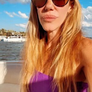 Marcela Baños Instagram - Mood 💦👙vacaciones 🛥️☀️

#amigos 
@vmbikinis 
@rickiprensa

@glam.belgrano 
@cortinasdecabellogustavo 
@salonbulnes @monroejmm